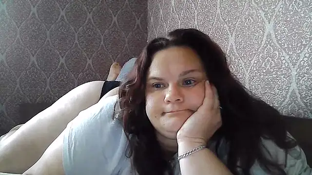 DollyGersonn online show from July 5, 2026, 4:19 am