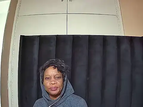 JoycyQueen online show from July 8, 2026, 2:43 pm