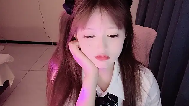 winnie-ww online show from May 1, 2026, 12:54 pm