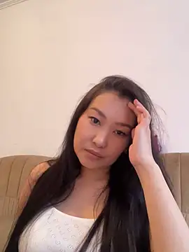 Snapshot of yumiXO chatting on March 17, 2026, 8:28 am yumiXO online show from March 17, 2026, 8:28 am