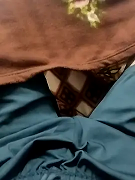 Roy3 2 online show from April 3, 2026, 6:28 pm