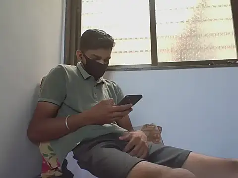 Roy3 2 online show from April 7, 2026, 6:58 am