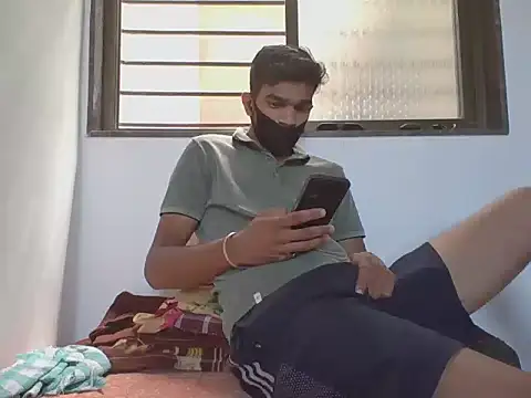 Roy3 2 online show from April 15, 2026, 7:59 am