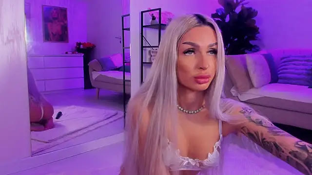 ArianaXO  online show from May 22, 2026, 6:31 am