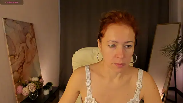 LeticiaRomano online show from April 4, 2026, 3:38 am