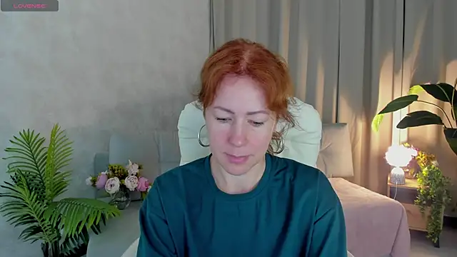 LeticiaRomano online show from May 22, 2026, 3:57 am