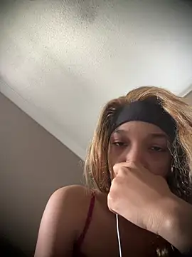 Snapshot of zandralanea chatting on March 10, 2026, 6:46 pm zandralanea online show from March 10, 2026, 6:46 pm