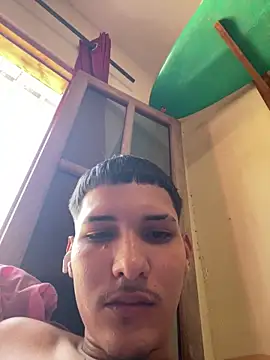 Snapshot of Carlitosd14 chatting on March 10, 2026, 5:40 pm Carlitosd14 online show from March 10, 2026, 5:40 pm