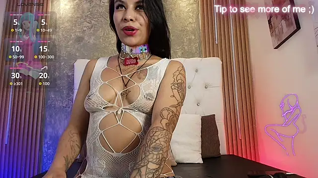 ZafiroCat online show from May 11, 2026, 10:07 pm