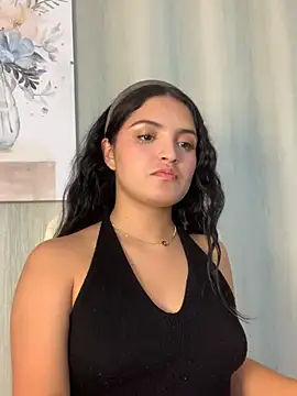 Snapshot of Bella_Pinkk chatting on March 13, 2026, 5:08 pm Bella Pinkk online show from March 13, 2026, 5:08 pm