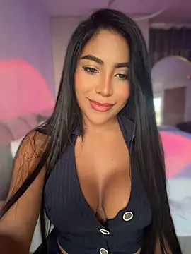 SaraValentina11 online show from May 26, 2026, 10:17 pm