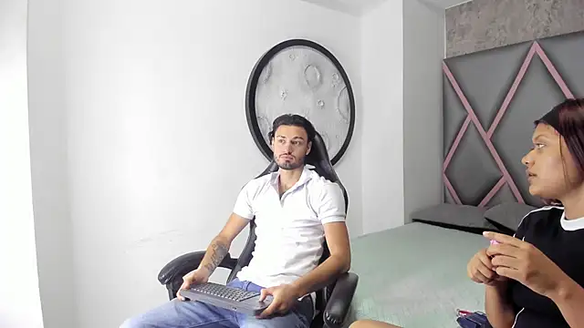 Snapshot of Wolf_Kitty chatting on April 4, 2026, 11:18 am Wolf Kitty online show from April 4, 2026, 11:18 am