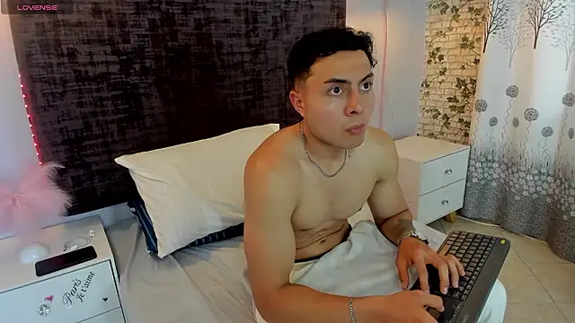 Snapshot of baby_west chatting on March 11, 2026, 10:05 pm baby west online show from March 11, 2026, 10:05 pm