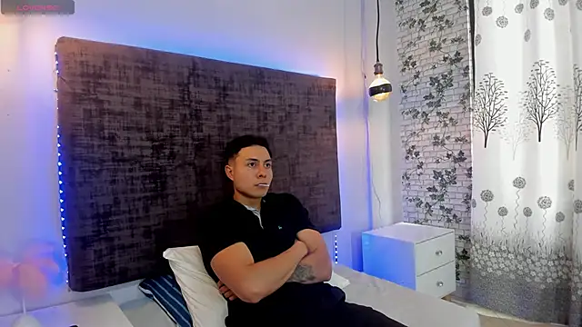 Snapshot of baby_west chatting on March 12, 2026, 7:20 pm baby west online show from March 12, 2026, 7:20 pm