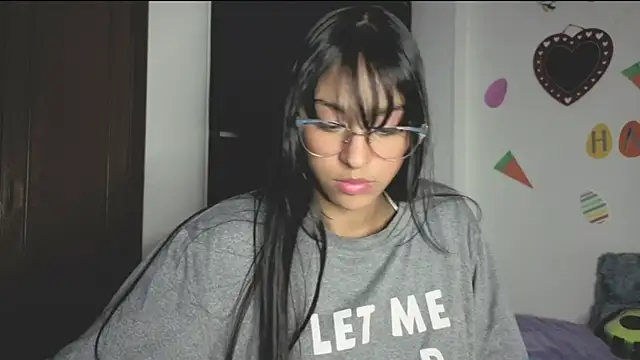 Snapshot of PaulaCutexs chatting on April 1, 2026, 3:07 am PaulaCutexs online show from April 1, 2026, 3:07 am