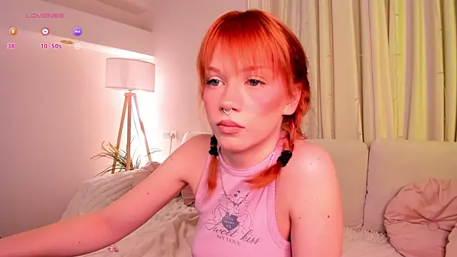 lisa sunny  online show from March 24, 2026, 10:48 pm