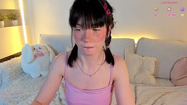 lisa sunny  online show from July 2, 2026, 11:22 pm