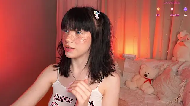 lisa sunny  online show from July 5, 2026, 5:20 pm