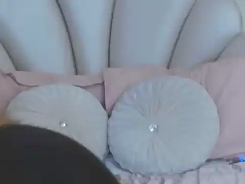 AnnieDesire online show from May 22, 2026, 4:52 am