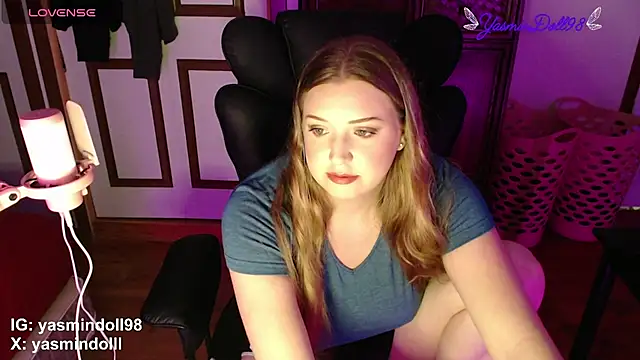 yasmindoll98 online show from July 15, 2026, 7:19 pm