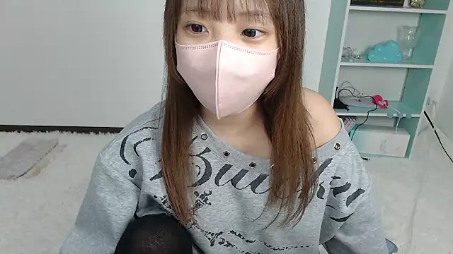 mayu nyann online show from May 18, 2026, 12:00 pm