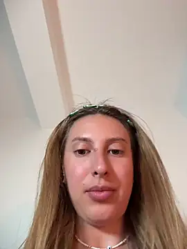EvaRyen  online show from June 3, 2026, 4:45 pm