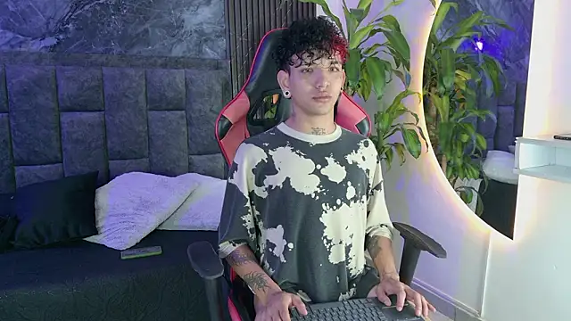 Snapshot of noah_travis chatting on March 11, 2026, 1:17 pm noah travis online show from March 11, 2026, 1:17 pm