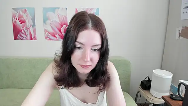 Snapshot of LuminaKiss chatting on March 13, 2026, 7:37 am LuminaKiss online show from March 13, 2026, 7:37 am