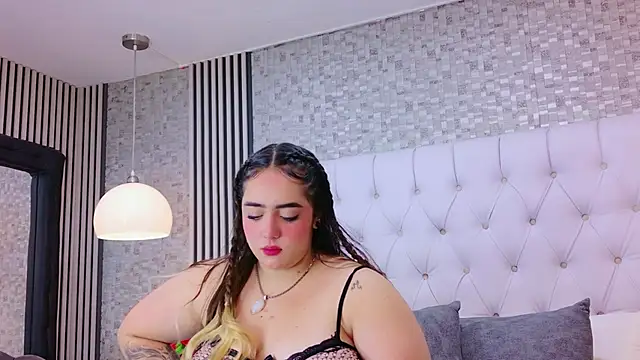 Snapshot of VioletMonroee chatting on March 12, 2026, 3:56 am VioletMonroee online show from March 12, 2026, 3:56 am