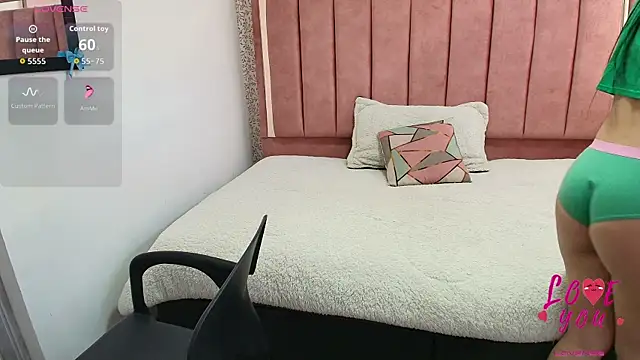 Snapshot of Abril_Fox__ chatting on March 20, 2026, 8:14 pm Abril Fox online show from March 20, 2026, 8:14 pm