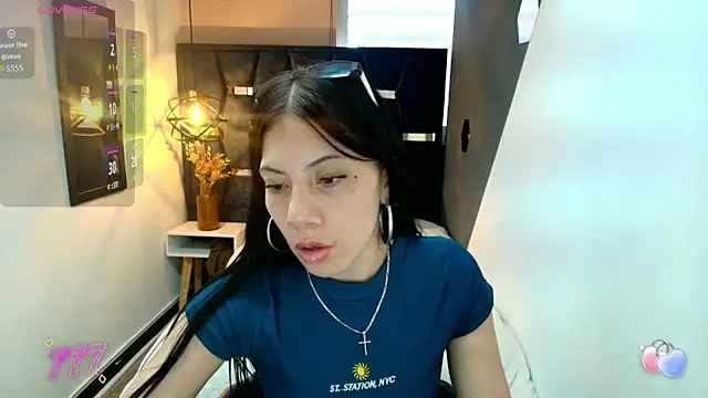 Snapshot of Abril_Fox__ chatting on April 30, 2026, 8:15 pm Abril Fox online show from April 30, 2026, 8:15 pm