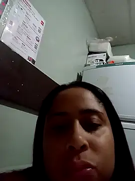 gatinha20257 online show from May 10, 2026, 5:51 pm