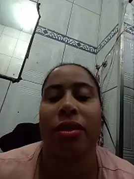 gatinha20257 online show from May 17, 2026, 12:41 am