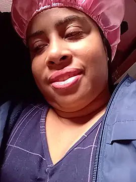 gatinha20257 online show from May 21, 2026, 3:30 pm