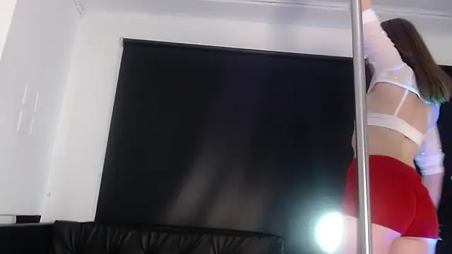 Snapshot of Ebony_N_Blonde chatting on March 19, 2026, 8:24 pm Ebony N Blonde online show from March 19, 2026, 8:24 pm