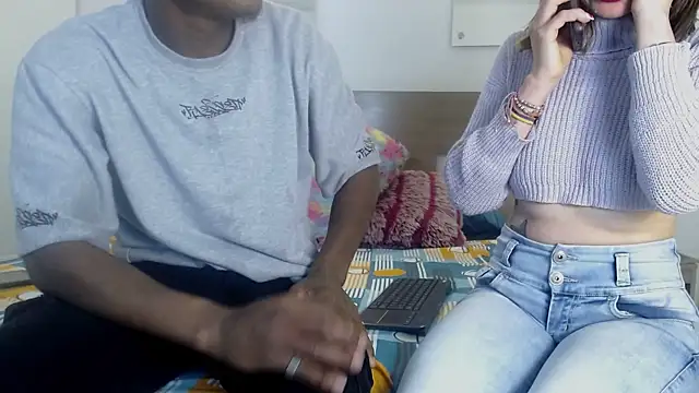 Snapshot of Ebony_N_Blonde chatting on April 10, 2026, 12:05 am Ebony N Blonde online show from April 10, 2026, 12:05 am