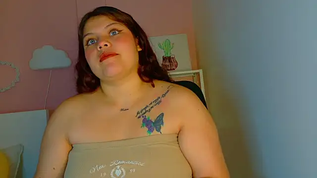 Daphnemoon  online show from April 7, 2026, 1:00 pm