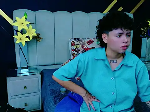 NikiEvanz online show from May 28, 2026, 4:54 am