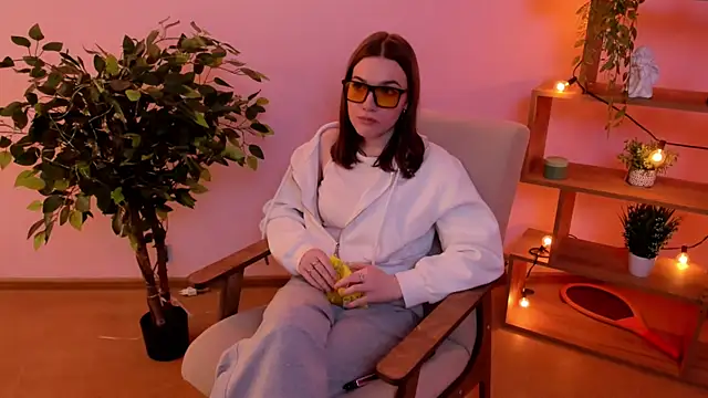 Snapshot of MaraBrookfieId chatting on March 13, 2026, 9:05 am MaraBrookfieId online show from March 13, 2026, 9:05 am