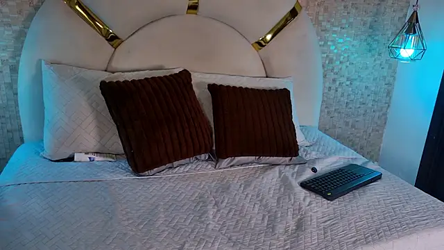 Snapshot of esmeralda_sm chatting on March 11, 2026, 7:42 pm esmeralda sm online show from March 11, 2026, 7:42 pm