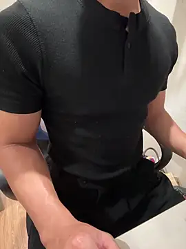 Snapshot of ZhangQing95 chatting on March 13, 2026, 12:01 pm ZhangQing95 online show from March 13, 2026, 12:01 pm