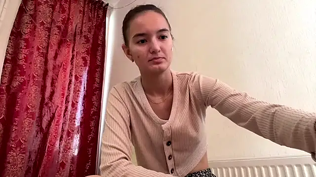 ReathaKiss online show from July 4, 2026, 7:36 am