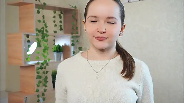 Snapshot of LeighaKind chatting on March 18, 2026, 10:40 am LeighaKind online show from March 18, 2026, 10:40 am