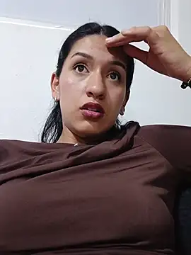 Snapshot of FiorellaLan chatting on March 11, 2026, 7:20 pm FiorellaLan online show from March 11, 2026, 7:20 pm