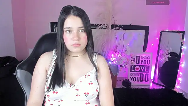Julieth Caandy online show from May 16, 2026, 11:31 am
