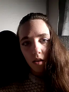 Snapshot of AnnieArtLive chatting on March 13, 2026, 6:14 pm AnnieArtLive online show from March 13, 2026, 6:14 pm