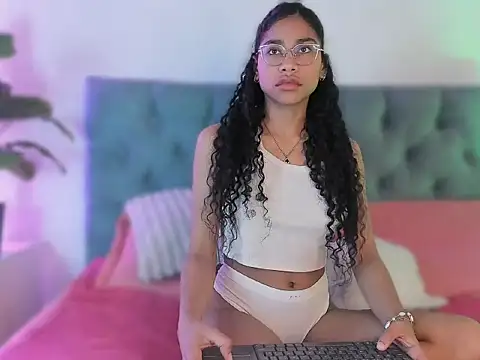 Snapshot of emaffox chatting on March 21, 2026, 6:07 am emaffox online show from March 21, 2026, 6:07 am