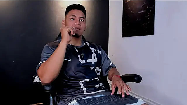 Snapshot of Floyd212_Vibes chatting on March 18, 2026, 3:20 am Floyd212 Vibes online show from March 18, 2026, 3:20 am