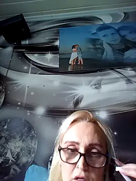 Snapshot of roxy_74 chatting on March 12, 2026, 12:11 pm roxy 74 online show from March 12, 2026, 12:11 pm