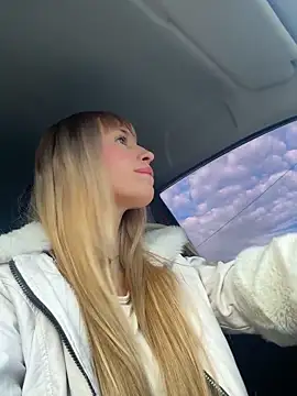 Snapshot of Camilabarbietoscano chatting on March 13, 2026, 11:50 am Camilabarbietoscano online show from March 13, 2026, 11:50 am